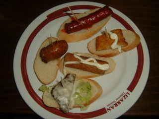 Tapas-Essen im Lizarran