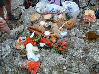 Unser legend&auml;res Picknick mitten in der Pampa ist schon fast &uuml;berschwenglich!