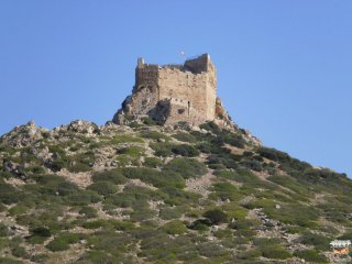 die Festung vom Wasser aus