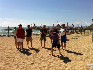 das traditionelle Bouleturnier an der Playa