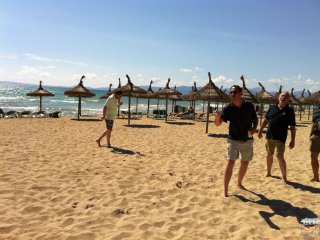 das traditionelle Bouleturnier an der Playa