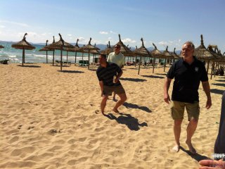 das traditionelle Bouleturnier an der Playa